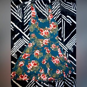Iris Green/Blue Floral Dress size S